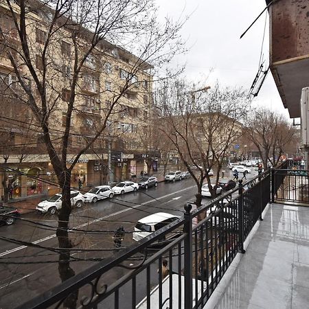 19Tumanyan Excellent Apartment In The Centre Of Capital Jerevan Buitenkant foto