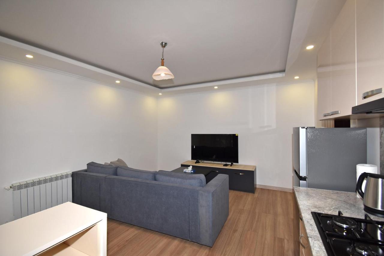 19Tumanyan Excellent Apartment In The Centre Of Capital Jerevan Buitenkant foto