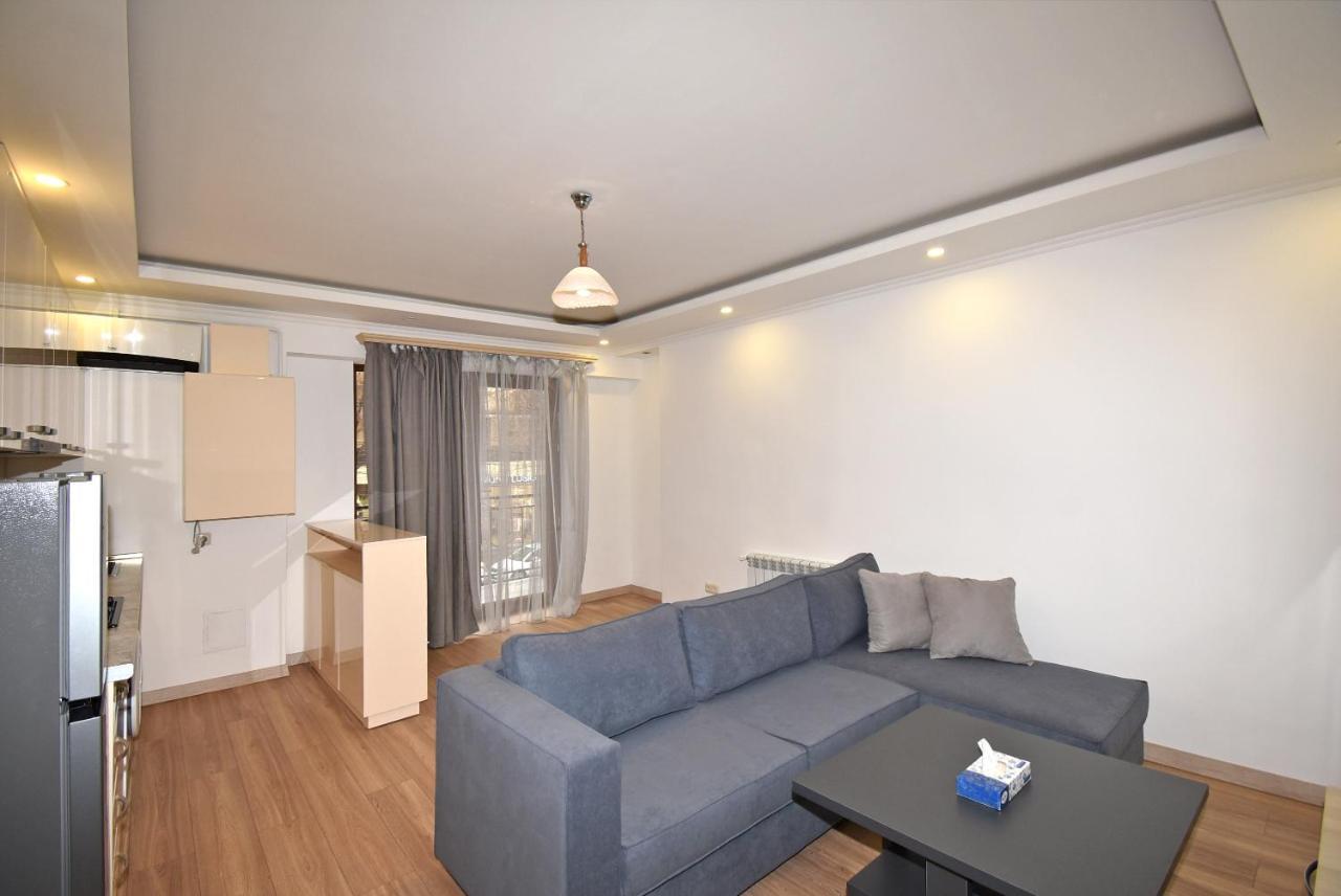 19Tumanyan Excellent Apartment In The Centre Of Capital Jerevan Buitenkant foto